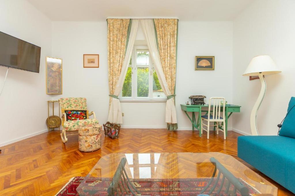 Villa Ahava *