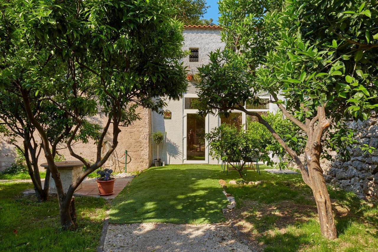 Ahava Villa *